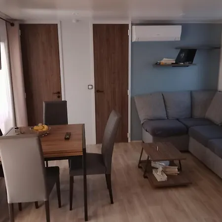 Kemp Mh330 2 Et 1 Salle De Bain Dans 4 Etoiles